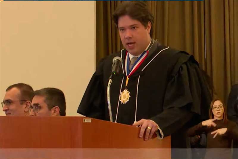 Luiz Fabian discursa em posse no TCE (Foto: TCE-AM YouTube/Reprodução)