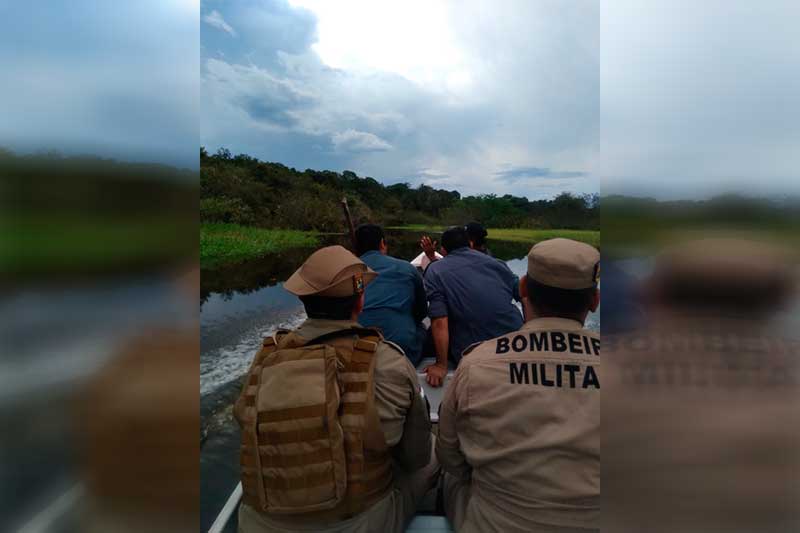 Equipe de resgate recolheu corpo no Rio Negro (CBMAM/Divulgação)