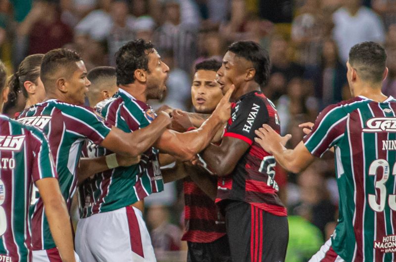 Fluminense goleia o Flamengo e é bicampeão carioca — Fluminense