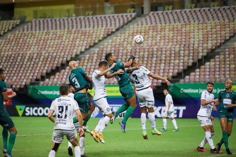 Hélio Paraíba marcou de cabeça o gol da vitória do Manaus FC (Foto: Ismael Monteiro/Manaus FC)