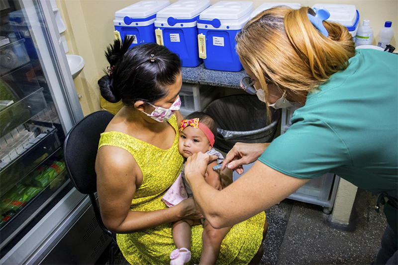 Criança precisam tomar segunda dose de vacinas (Foto: Camila Santana/Semsa)