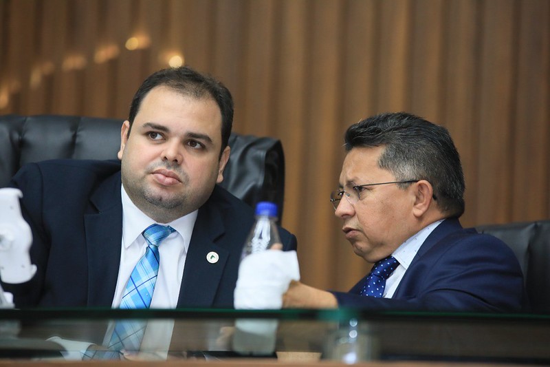 Deputados Roberto Cidade e Sinésio Campos (Foto: Hudson Fonseca/ALE)