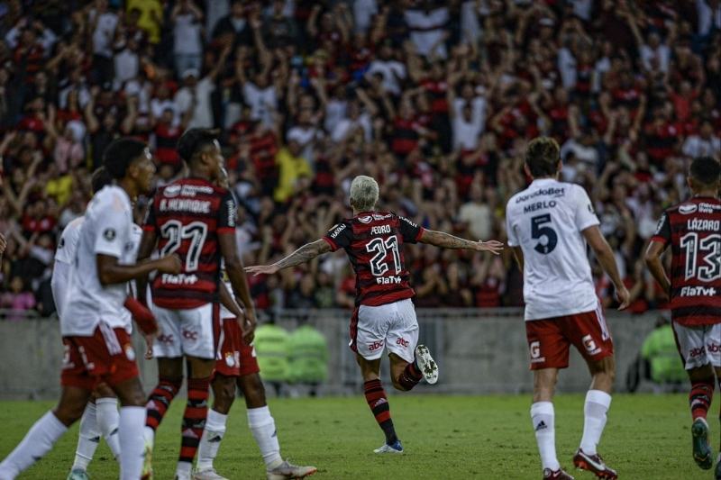 Flamengo iguala melhor campanha na Libertadores ao vencer Cristal