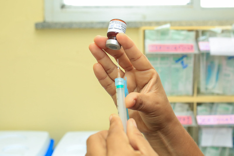 Aplicação de vacina contra influenza é das 8h às 17h (Foto: Antonio Pereira/Semcom)