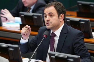 Deputado Glauber Braga estranhou rapidez no trâmite da ação (Foto: Pablo Valadares/Agência Câmara)