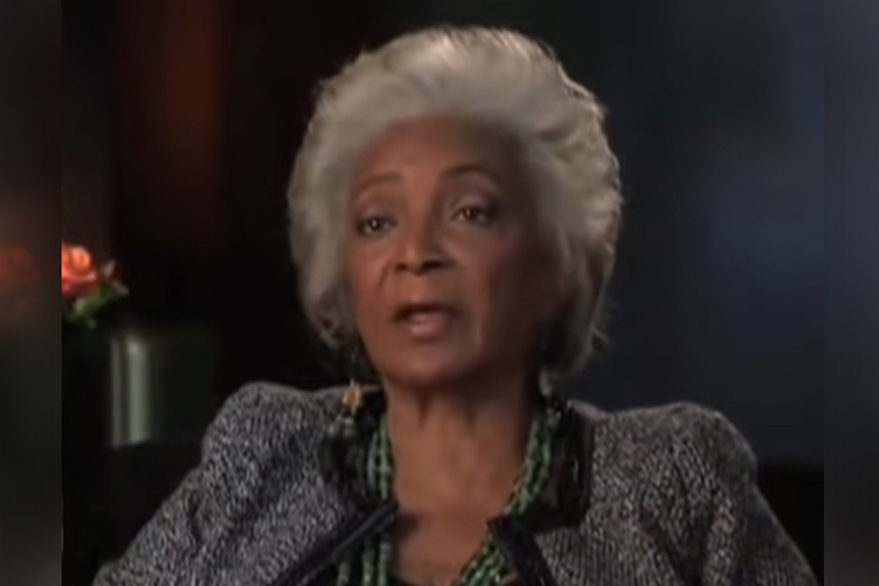Atriz Nichelle Nichols: fama como tenente da Enterprise (Foto: YouTube/Reprodução)