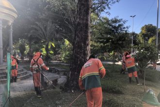 Garis e servidores da limpeza pública em Manaus podem ganhar o direito de usar banheiros de empresas privadas (Foto: Divulgação/Semulsp)