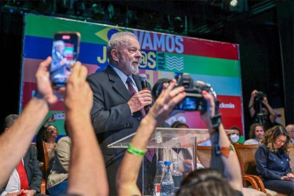 Lula busca apoio político para tentar vencer no 1º turno (Foto: Ricardo Stuckert/PT)