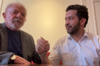 André Janones apoiará candidatura de Lula (Foto: Reprodução/Facebook)