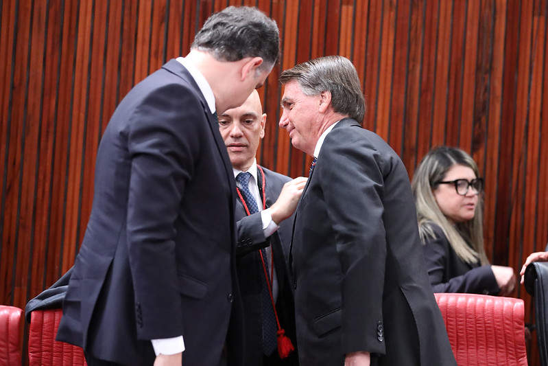 Bolsonaro na posse de Alexandre de Moraes no TSE