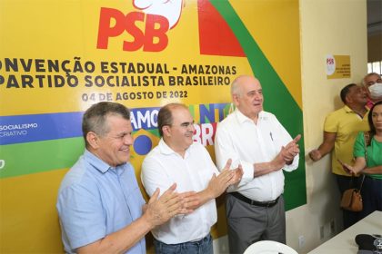 Bosco Saraiva, Ricardo Nicolau e Serafim Corrêa: aliança política (Foto: Marcelo Araújo/Divulgação)