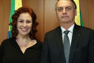 Carla Zambelli é uma das parlamentares mais próximas e fieis ao presidente Bolsonaro (Foto: Marcos Corrêa/PR)