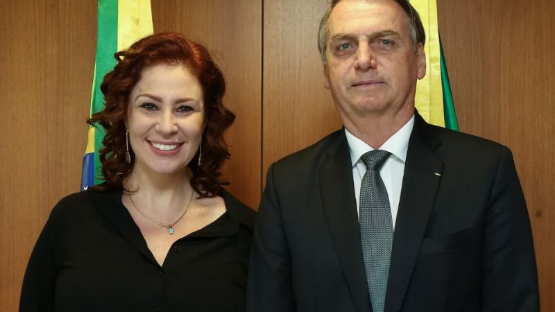 Carla Zambelli é uma das parlamentares mais próximas e fieis ao presidente Bolsonaro (Foto: Marcos Corrêa/PR)