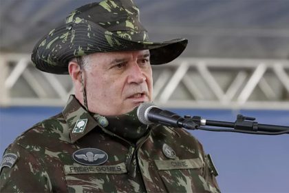 Marco Antônio Freire Gomes defendeu Exército de notícias infundadas (Foto: Alan Santos/PR)