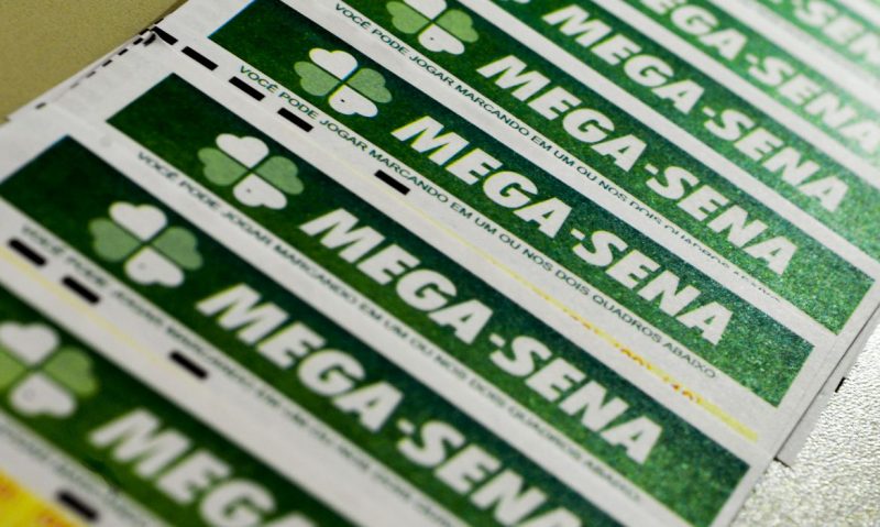 Mega Sena acumulou e previsão de prêmio para o próximo concurso é de R$ 42 milhões (Foto: Marcello Casal Júnior/Agência Brasil)