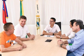 Reunião de David Almeida com os indicados a vice-governador (Foto: Reprodução/Instagram)