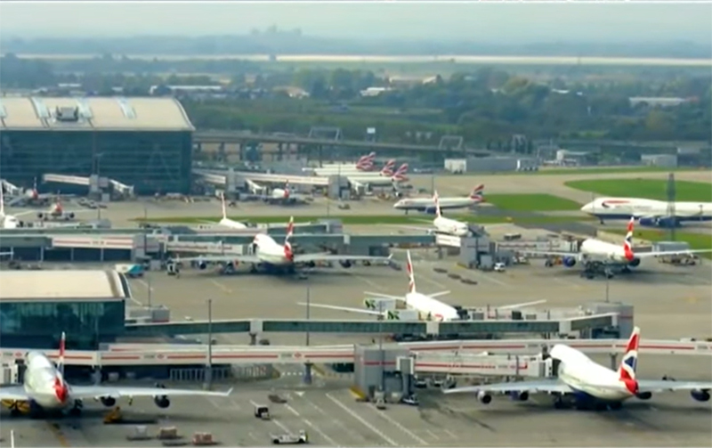 Aeroporto de Heathrow, em Londres, terá voos alterados no funeral da rainha (Foto: CNN/YouTube/Reprodução)