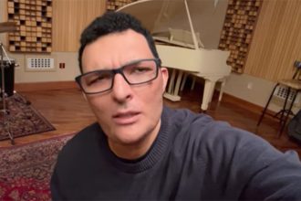 Cantor Leandro Lehart foi condenado por estupro e cárcere privado (Foto: Facebook/Reprodução)