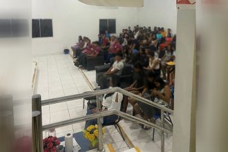 Evento reuniu alunos com promessa de pagar festa de formatura (Foto: PF-AM/Divulgação)