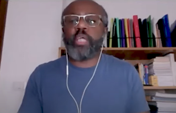 Luiz Valério de Paula Trindade é autor de livro sobre racismo nas redes sociais (Foto: TV Folha/YouTube/Reprodução)