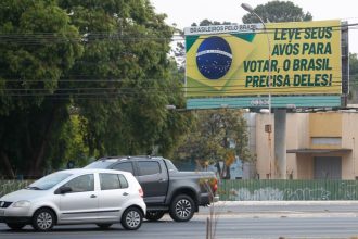 Bolsonaro outdoors
