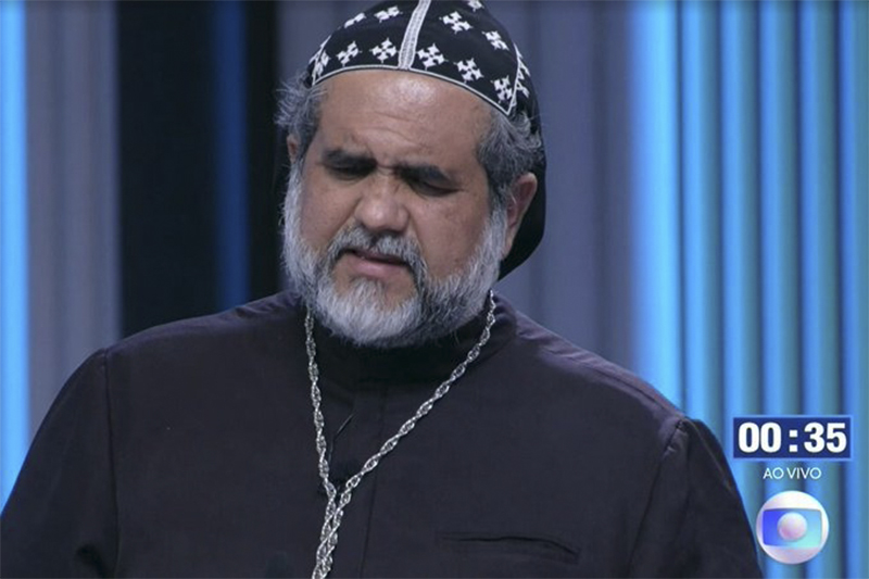 Padre Kelmon em transe no debate: atuação infernal (Foto: TV Globo/Reprodução)