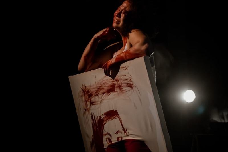 O espetáculo "Beatriz" se apresenta no Teatro Gebes Medeiros, às 20h (Foto: Hamyle Nobre/Ateliê 23)