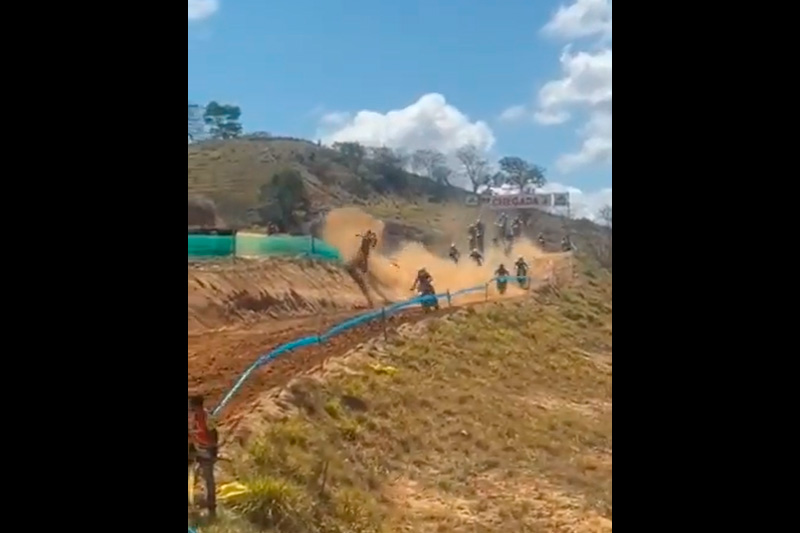 acidente motocross MG