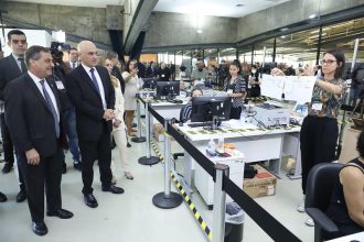 Alexandre de Moraes acompanhou teste de integridade da urna (Foto: Antonio Augusto/Secom/TSE)