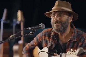 Almir Sater lança novo disco inspirado em Pantanal (Foto: YouTube/Reprodução)
