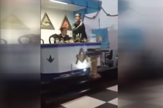 Bolsonaro fez discurso em maçonaria em 2017; vídeo voltou às redes sociais (Foto: Redes Sociais/Reprodução)