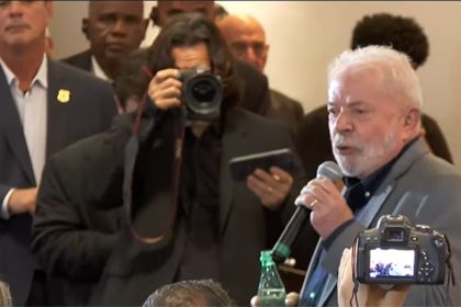 Lula apresentou carta em encontro com líderes evangélicos (Foto: CNN/YouTube/Reprodução)