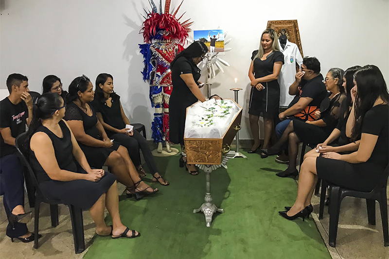 Alunos no curso Cerimônia Fúnebre (Foto: Prefeitura de Manaquiri/Facebook)