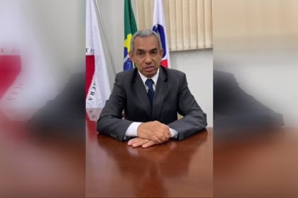 José Eduardo Batista, presidente da OAB Uberlândia, anunciou medidas em vídeo nas redes sociais (Foto: OAB Uberlândia/Reprodução)