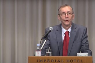 Svante Pääbo foi laureado com o Nobel de Medicina (Foto: YouTube/Reprodução)