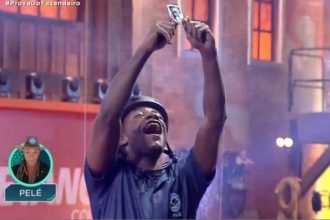 Pelé Milflows escapou da berlinda ao vencer Prova do Fazendeiro da semana (Foto: Reprodução/Playplus)
