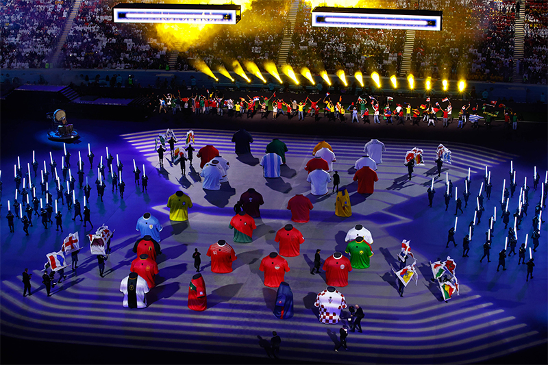 Depois da cerimônia grandiosa de abertura, Copa do Mundo feminina