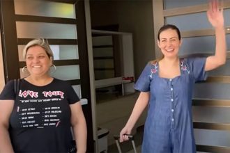 Andressa Urach com a mãe, Marisete De Faveri: alta médica (Foto: YouTube/Reprodução)