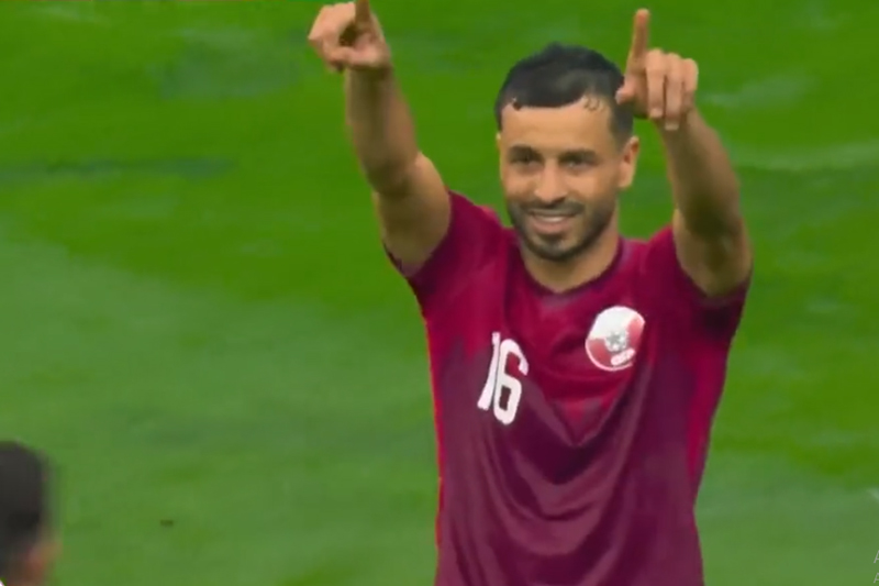 Boualem Khoukhi é o principal jogador da seleção do Qatar (Foto: Twitter/Reprodução)