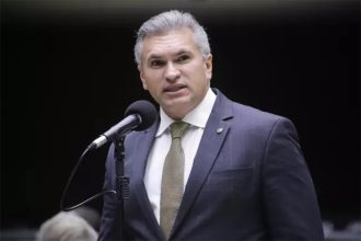 Deputado Julian Lemos relatou que Bolsonaro agrediu Michelle (Foto: Paulo Sérgio/Agência Câmara)