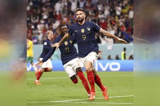 Giroud marcou dois gols na goleada da França sobre a Austrália (Foto: Reprodução/Twitter/@fifaworldcup_pt)