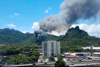 Incêndio em galpão da Globo