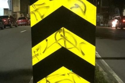 Pichação em placa de trânsito pode ocasionar em acidentes e até morte, alerta IMMU (Foto: Divulgação/Semcom)