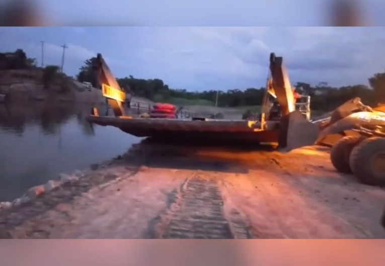 Previsão de início de operação da balsa é meio-dia desta terça-feira (Foto: Reprodução/YouTube)