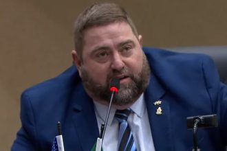 Vereador William Lauschner denunciou ter sido saudado com lema nazista (Foto: Reprodução/YouTube)