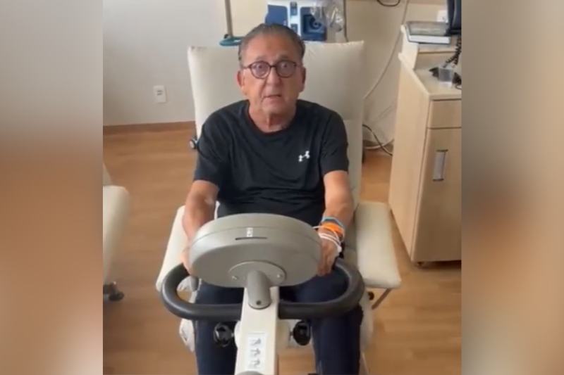 Em um vídeo em suas redes sociais, Galvão Bueno disse que se recupera da Covid-19 (Foto: Reprodução/Twitter)