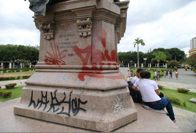 Pichar ou destruir patrimônio público é crime, segundo lei (Foto: Divulgação/Euzivaldo Queiroz)