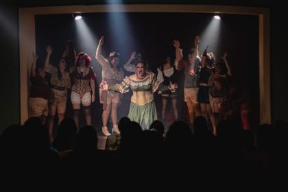 'Cabaré Chinelo' conta a história de 12 mulheres reais que foram forçadas à prostituição no início do século 20 (Foto: Divulgação/Hamyle Nobre)