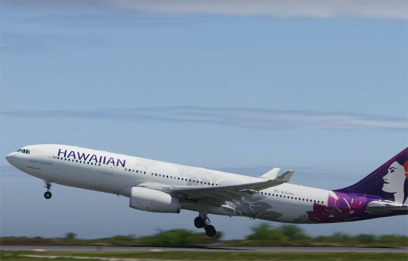 Turbulência ocorreu em voo da Hawaiian Airlines (Foto: Hawaiian Airlines/Reprodução/YouTube)