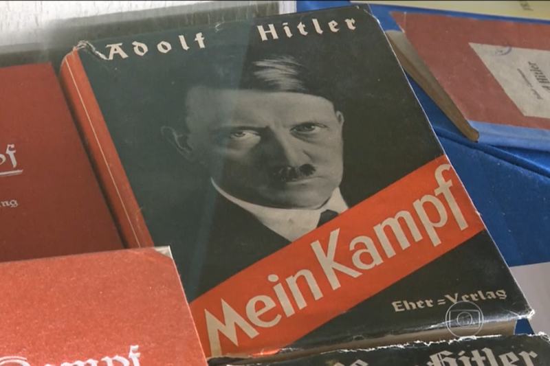 Com a aprovação do projeto, parlamentar quer tirar o livro de Adolf Hitler de circulação (Foto: Reprodução/Globoplay)